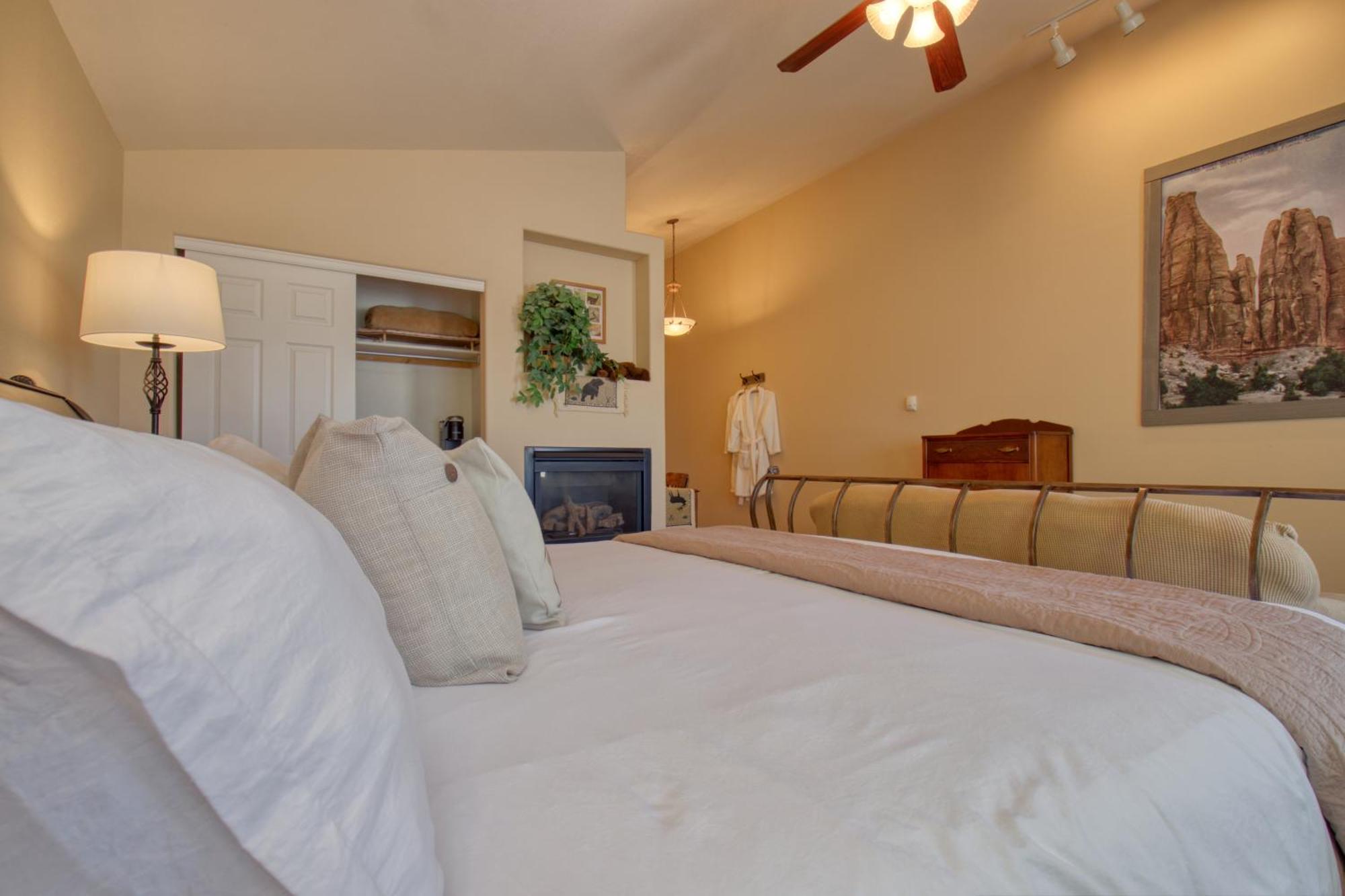그랑 융티온 Castle Creek Manor B&B 외부 사진