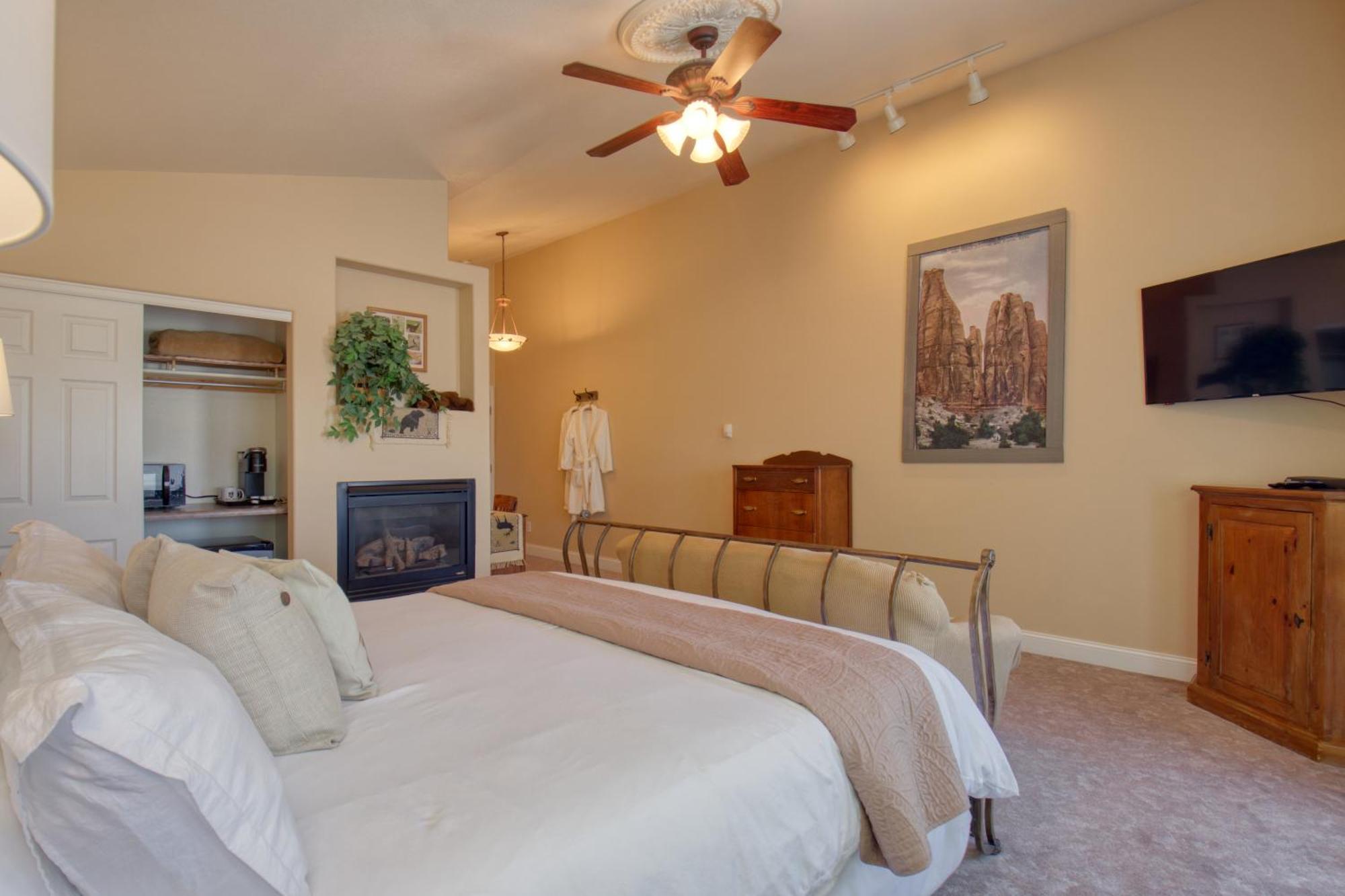 그랑 융티온 Castle Creek Manor B&B 외부 사진