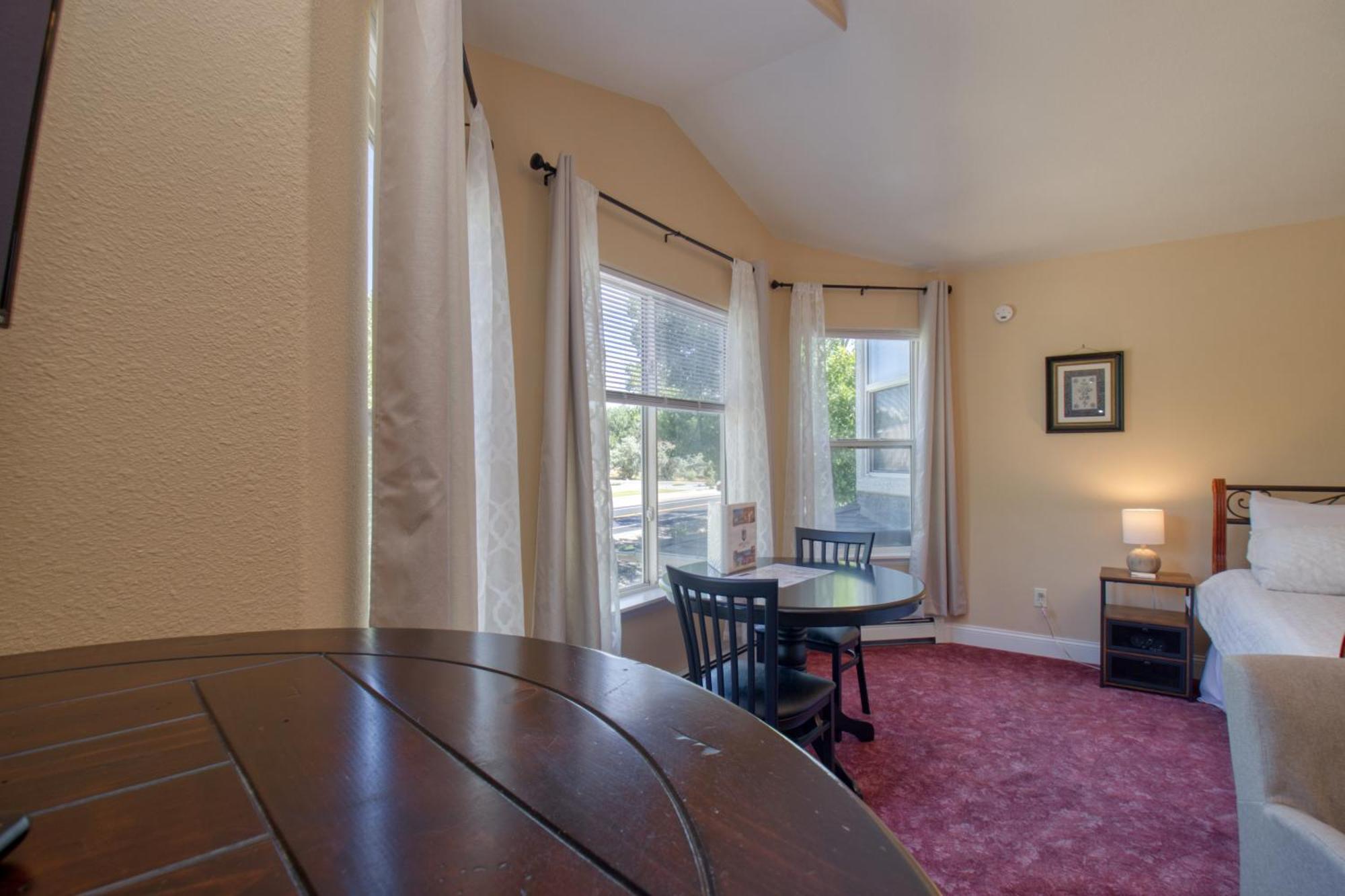 그랑 융티온 Castle Creek Manor B&B 외부 사진